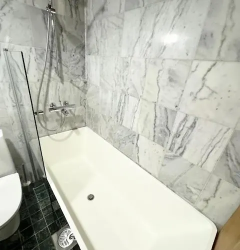 Hakaniemi Luxury Center, 24h Check In * Helsínquia